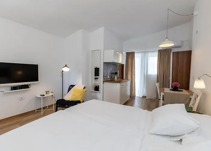 アパート Feral *