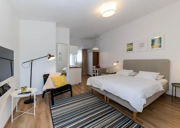 Feral アパート ツリクヴェニツァ