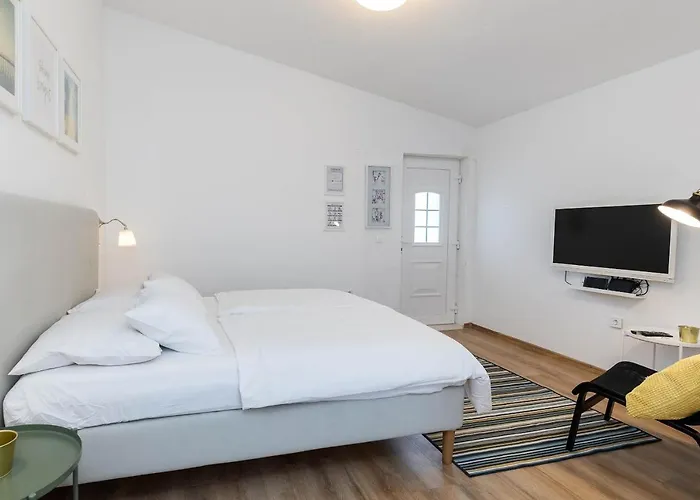 Feral アパート *