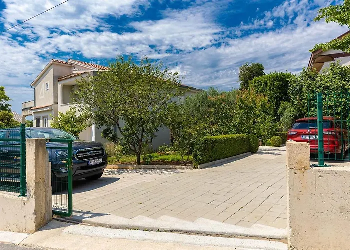 Feral アパート *