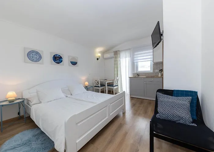 アパート Feral *