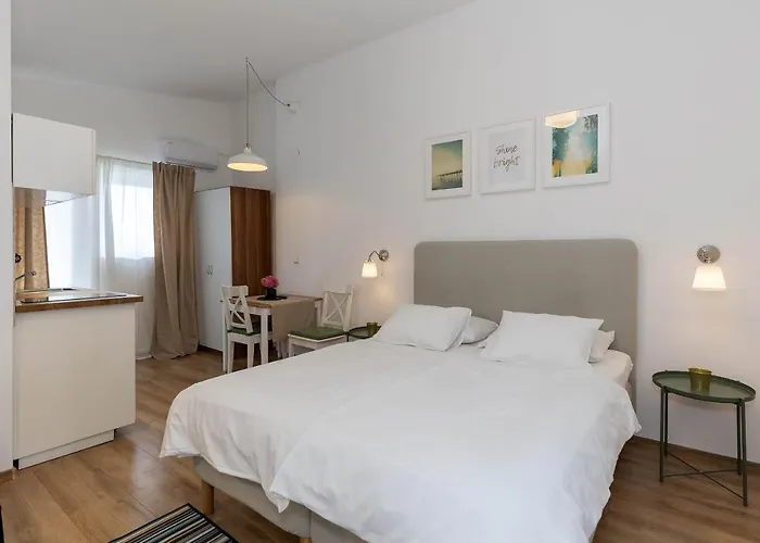 Feral * ツリクヴェニツァ