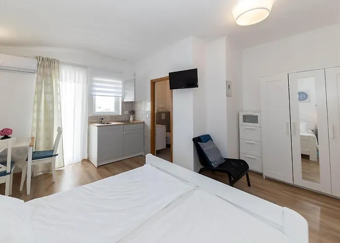 Feral アパート ツリクヴェニツァ