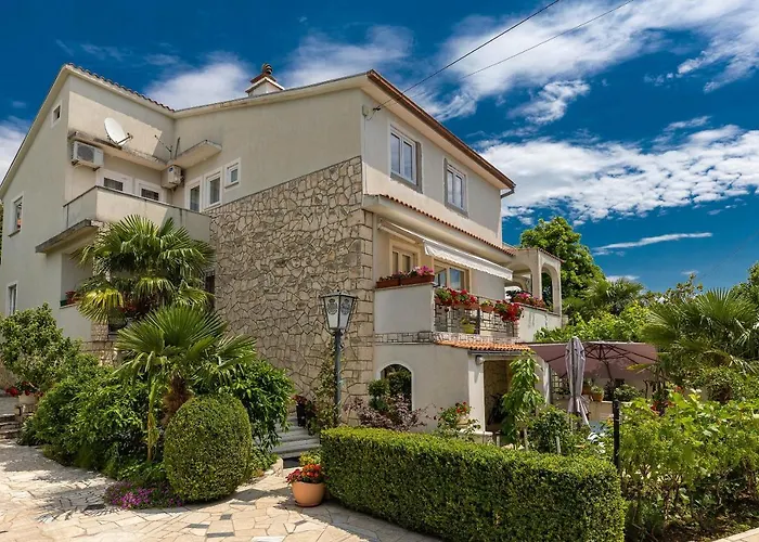 Feral * ツリクヴェニツァ