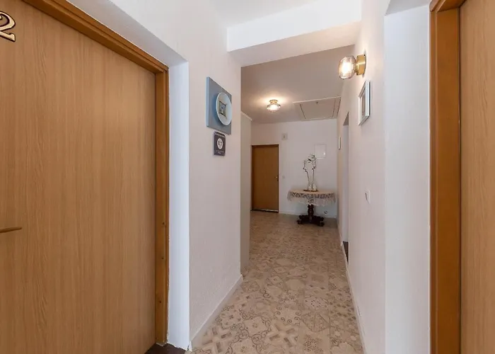 アパート Feral ツリクヴェニツァ