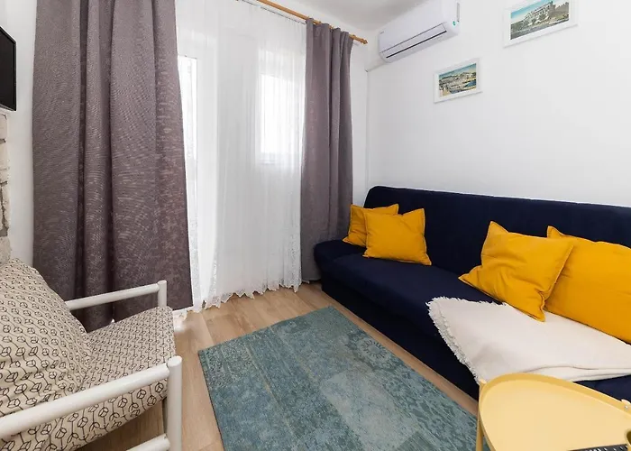 Feral アパート ツリクヴェニツァ