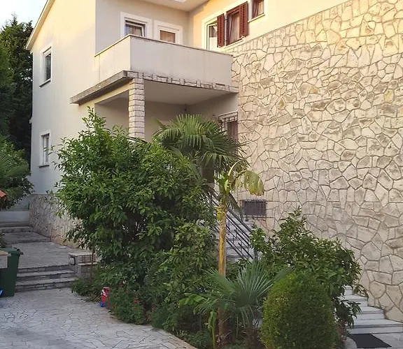 アパート Feral ツリクヴェニツァ